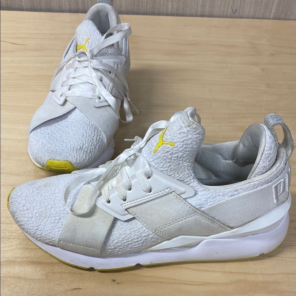 Puma‎ Muse Trailblazer White and Yellow Athletic Sneakers women’s size 8